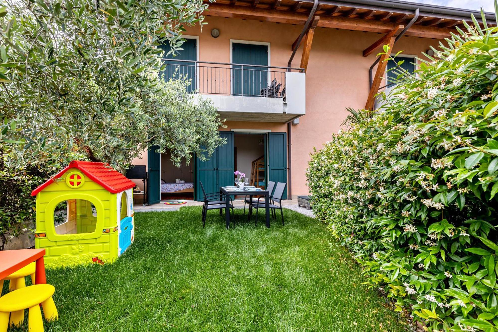 Bluemoon -Luminoso Apt Con Piscina Lazise Zewnętrze zdjęcie